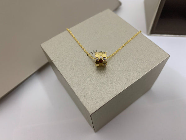 ˇShow YourselfˇBEE LOVE DIAMOND NECKLACE