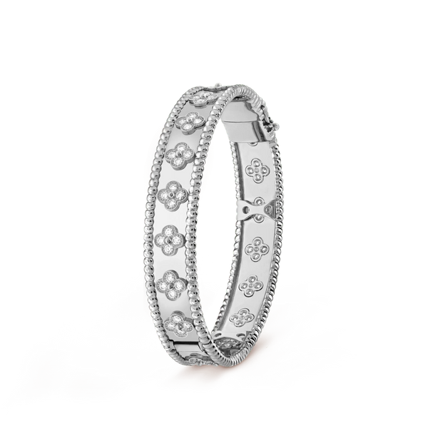 ˇShow YourselfˇCLOVER BRACELET 8MM DIAMONDS